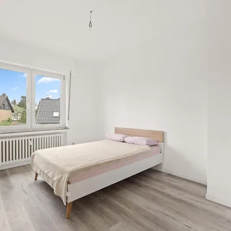 Geraeumiges Familienhaus Koeln *